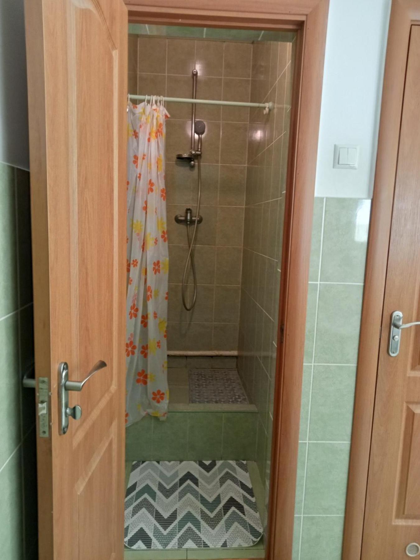 Hostel Iskra Lviv Luaran gambar