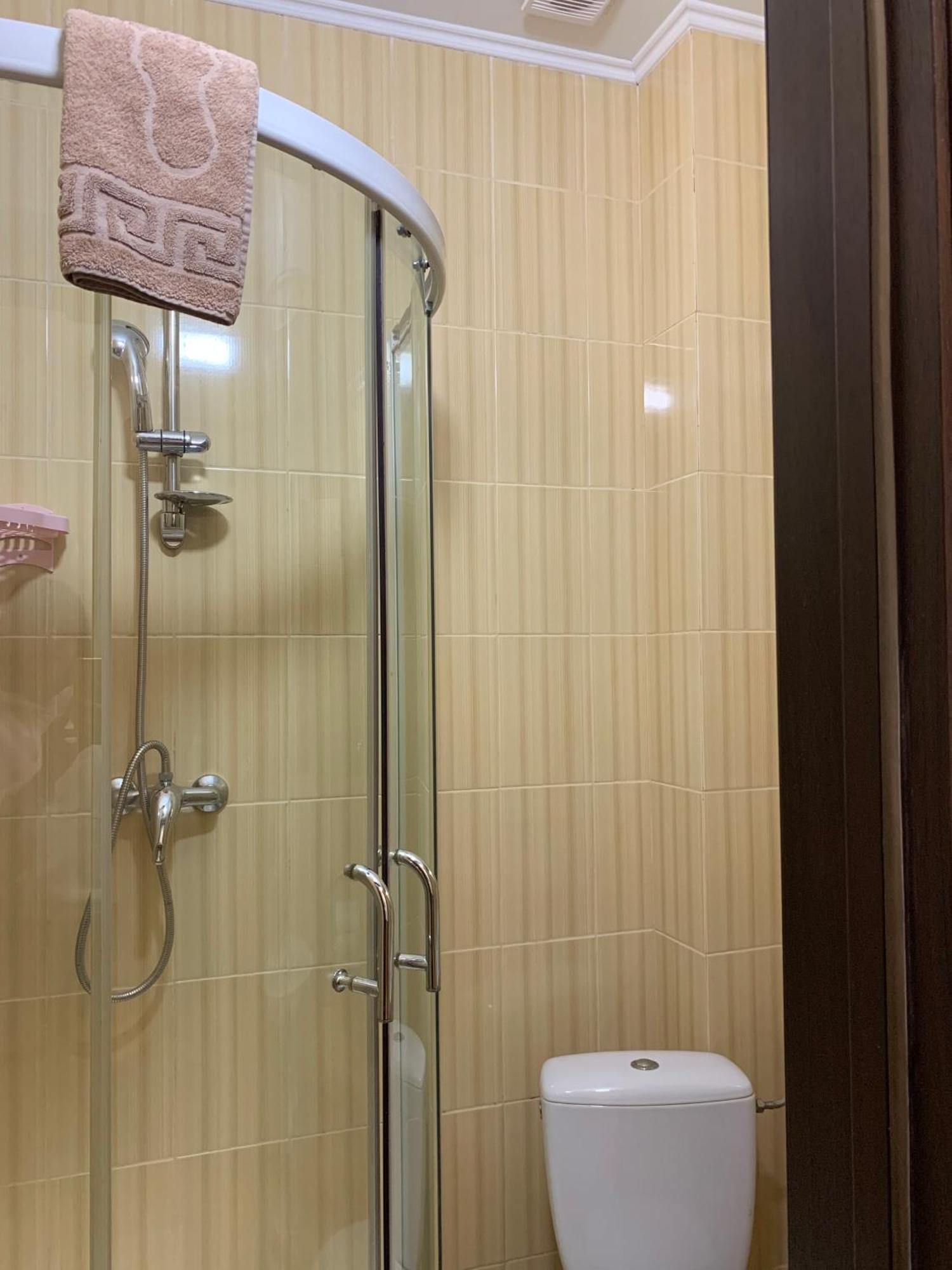 Hostel Iskra Lviv Luaran gambar