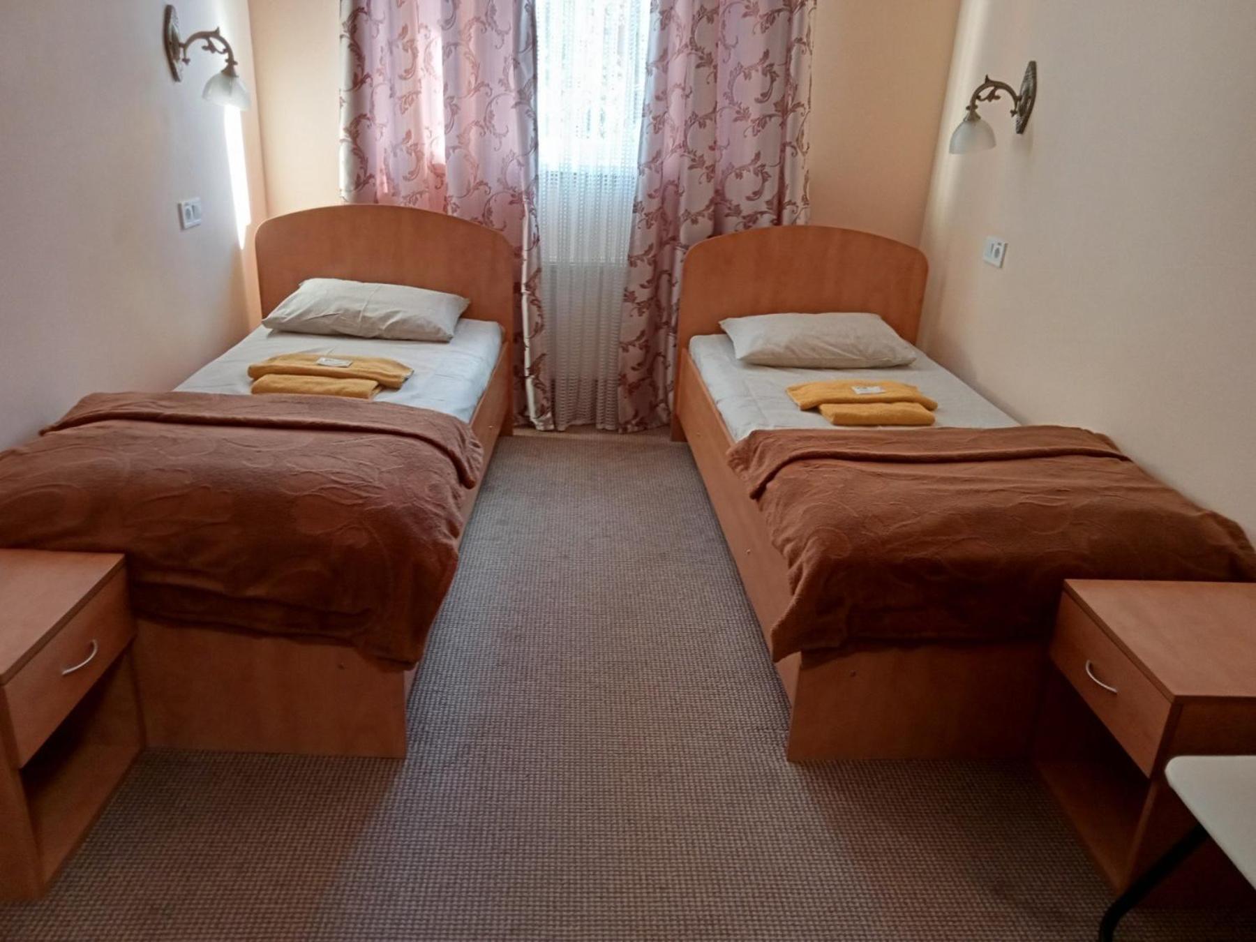 Hostel Iskra Lviv Luaran gambar